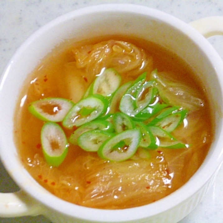 簡単♪キムチとたっぷり白菜のピリ辛スープ